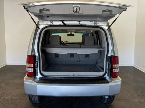 Used 2008 Jeep Liberty Sport w/ Popular Equipment Group AWD/4WD image 28