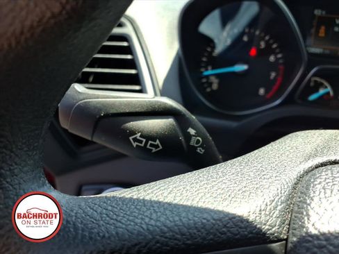 Used 2019 Ford Escape SE FWD image 18