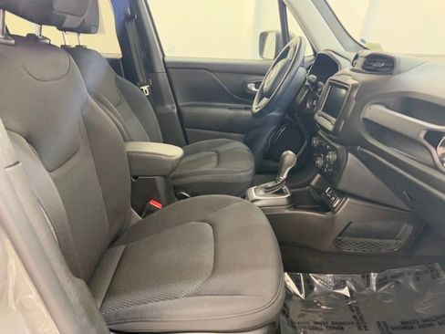 Used 2019 Jeep Renegade Altitude w/ Quick Order Package 22M image 17