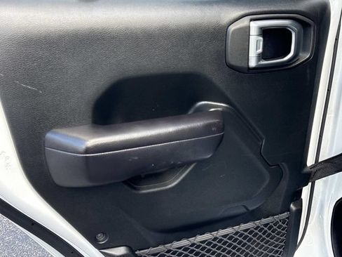 Used 2018 Jeep Wrangler Unlimited Sport S AWD/4WD image 12
