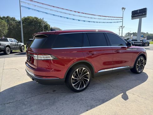 Used 2025 Lincoln Aviator Reserve w/ Luxury Package RWD image 6