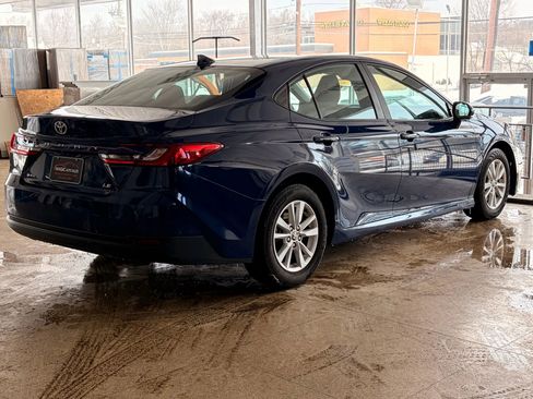 Used 2025 Toyota Camry SE FWD image 52