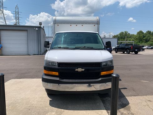 Used 2019 Chevrolet Express 3500 w/ Power Convenience Package RWD image 7