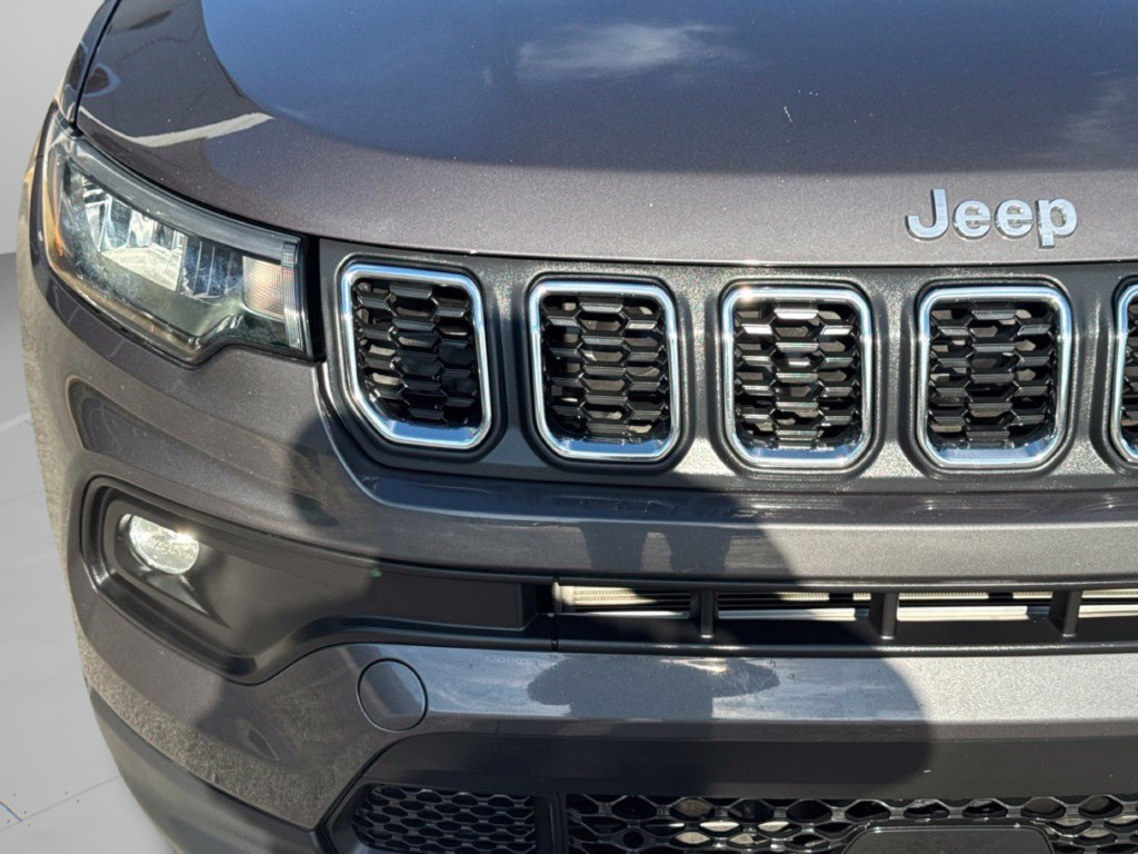 Used 2024 Jeep Compass Latitude AWD/4WD image 41