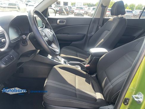 Used 2023 Hyundai Venue SEL w/ Cargo Package FWD image 9