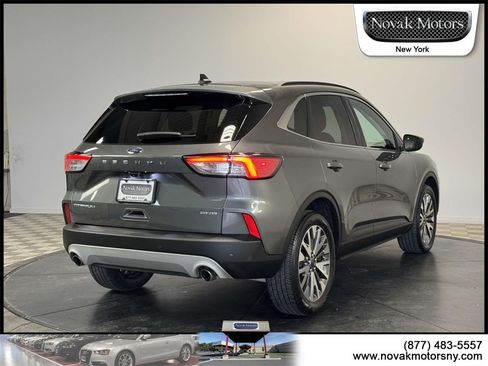 Used 2022 Ford Escape Titanium image 8