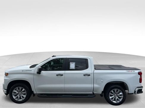Used 2019 Chevrolet Silverado 1500 Custom w/ Custom Value Package AWD/4WD image 4