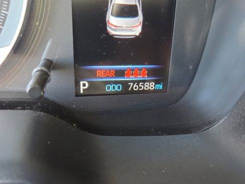 Used 2020 Toyota Corolla LE image 29