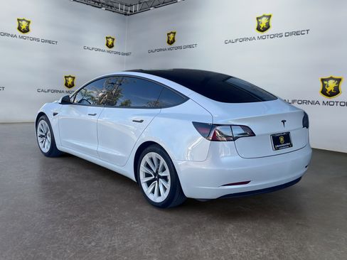 Used 2021 Tesla Model 3 Standard Range Plus image 3