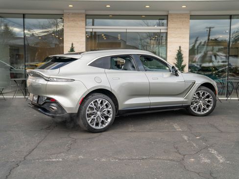 Used 2021 Aston Martin DBX image 58