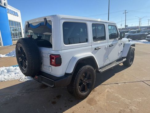 Used 2021 Jeep Wrangler Unlimited Sahara image 7