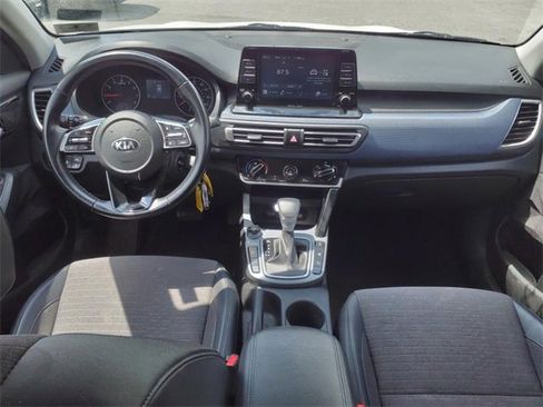 Used 2021 Kia Seltos S image 9