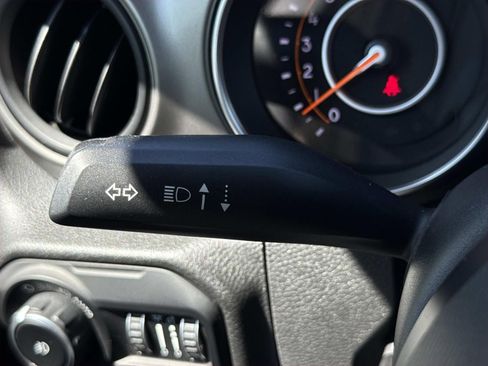 Used 2018 Jeep Wrangler Unlimited Sport S AWD/4WD image 15