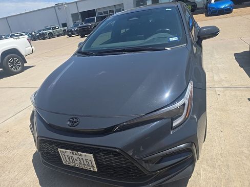 Used 2024 Toyota Corolla SE FWD image 2