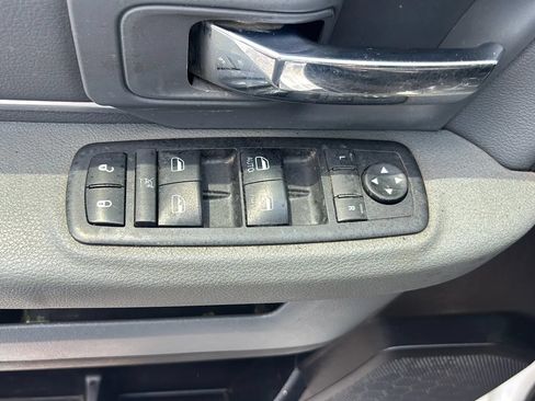 Used 2018 RAM 2500 SLT AWD/4WD image 19