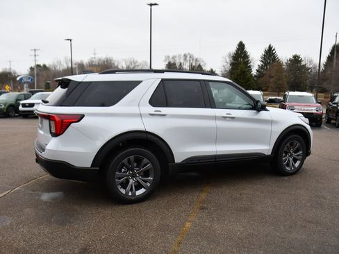 New 2026 Ford Explorer Active image 7