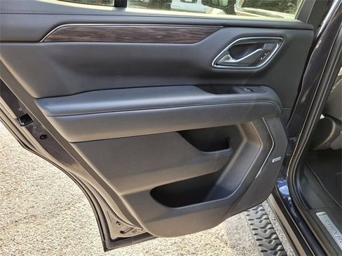 Used 2022 Chevrolet Tahoe Z71 w/ Z71 Off-Road Package image 16