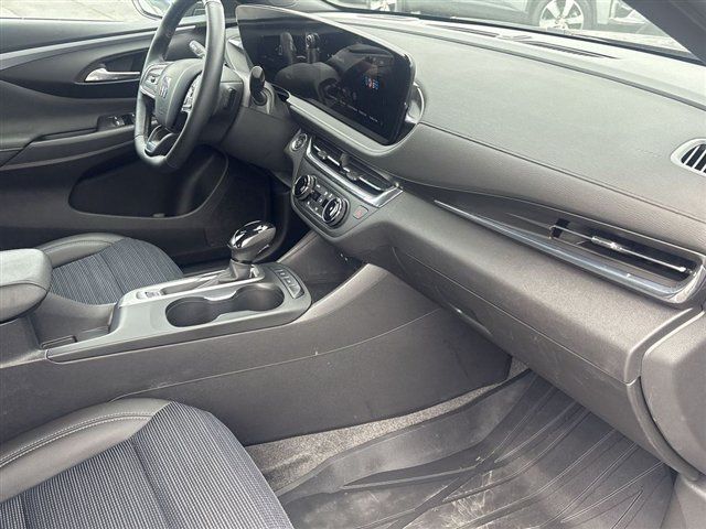 Used 2025 Buick Envista Sport Touring w/ Convenience I Package FWD image 27