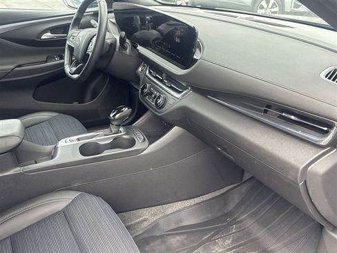 Certified 2025 Buick Envista Sport Touring w/ Convenience I Package FWD image 27