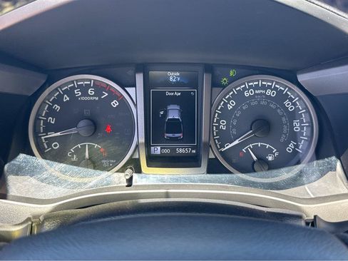 Used 2021 Toyota Tacoma SR5 RWD image 21