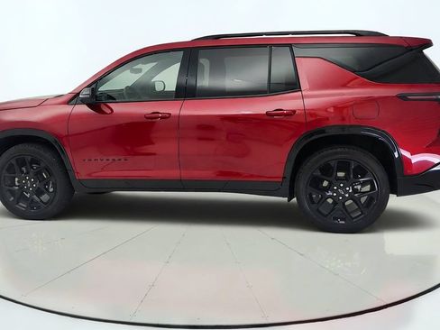 Used 2026 Chevrolet Traverse RS w/ LPO, Floor Liner Package FWD image 4