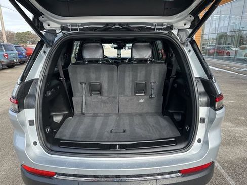 Used 2024 Jeep Grand Cherokee L Limited w/ Luxury Tech Group II image 10