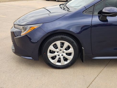 Used 2025 Toyota Corolla LE FWD image 9