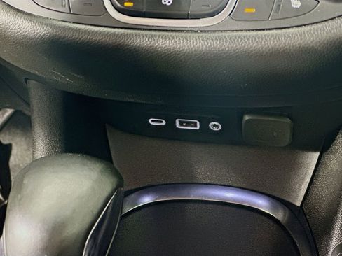 Used 2024 Chevrolet Malibu LT FWD image 32