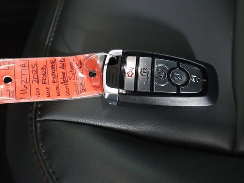 Certified 2025 Ford Explorer Active w/ Active Comfort Package image 34