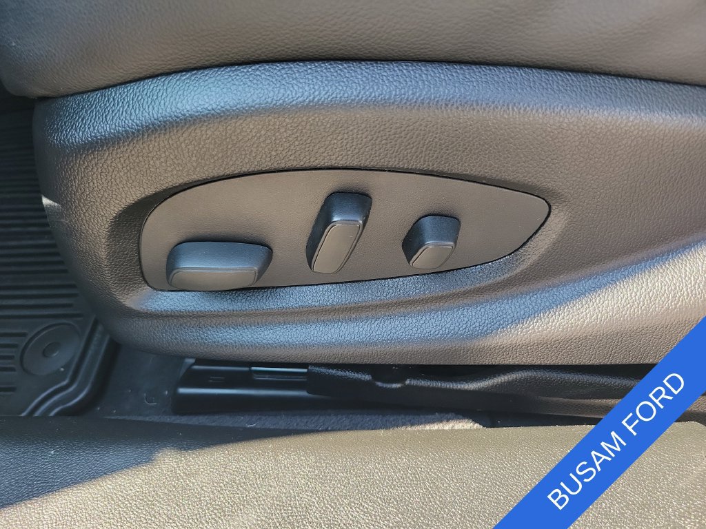 Used 2017 Chevrolet Impala LT w/ Convenience Package FWD image 13