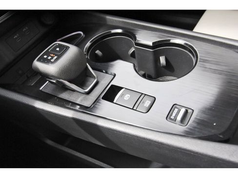 Used 2024 Nissan Rogue SL FWD image 28