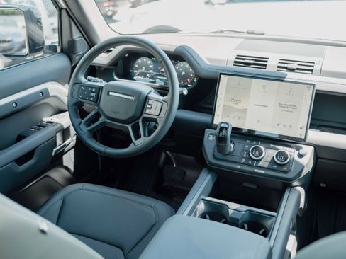 Used 2026 Land Rover Defender 110 S AWD/4WD image 8