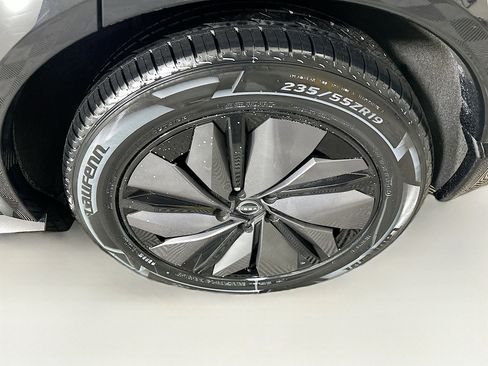 Used 2023 Nissan Ariya EVOLVE+ image 11