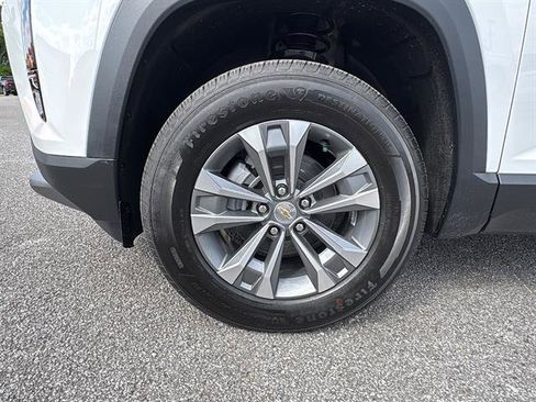 New 2026 Chevrolet Equinox LT w/ Convenience Package II FWD image 9