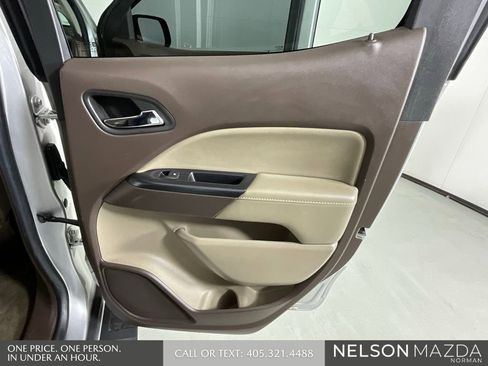 Used 2015 GMC Canyon SLT image 23