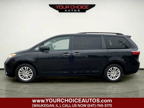 Used 2016 Toyota Sienna XLE image 8