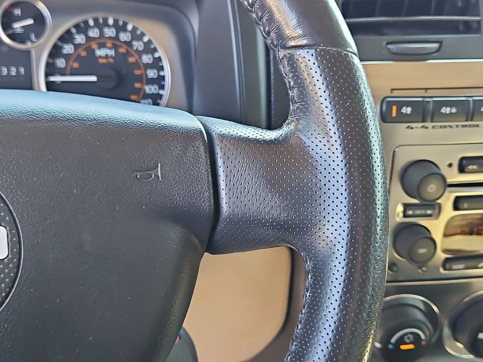 Used 2008 HUMMER H3 Luxury AWD/4WD image 25