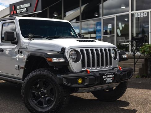 Used 2022 Jeep Gladiator Mojave w/ Trailer Tow Package AWD/4WD image 3