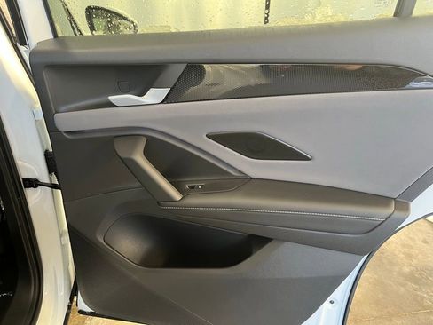 New 2026 Volkswagen Tiguan SE image 23