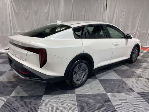 New 2026 Kia K4 LX image 4
