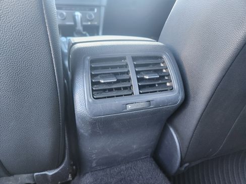 Used 2017 Volkswagen Golf Alltrack S image 22