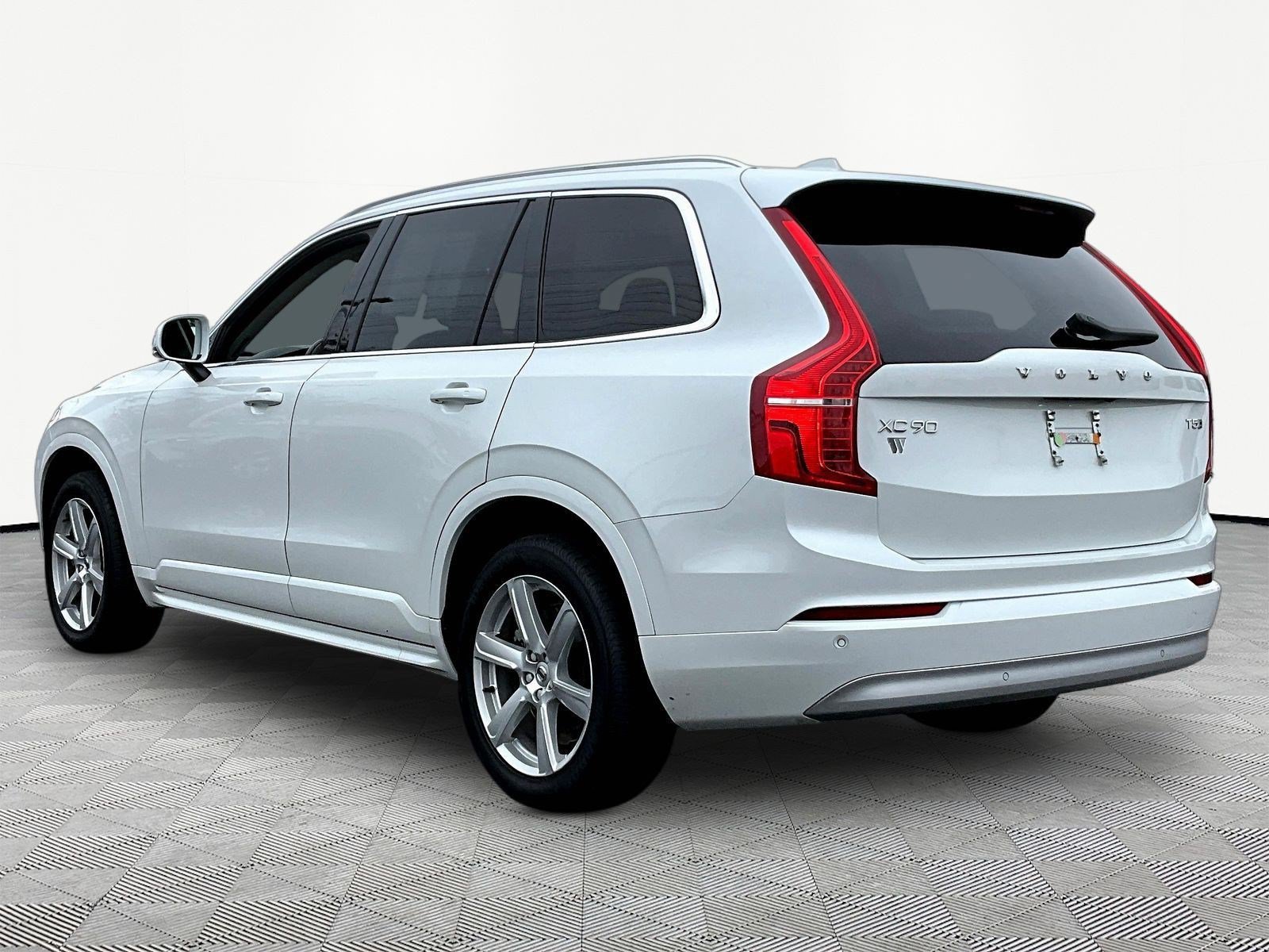 Used 2022 Volvo XC90 T5 Momentum AWD/4WD image 4