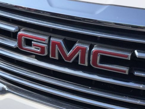 Used 2023 GMC Terrain SLT AWD/4WD image 29