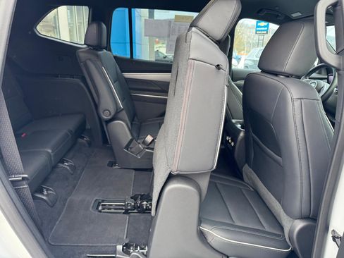 Used 2025 Buick Enclave Preferred image 52