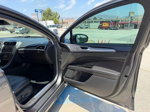 Used 2015 Ford Fusion Titanium FWD image 23