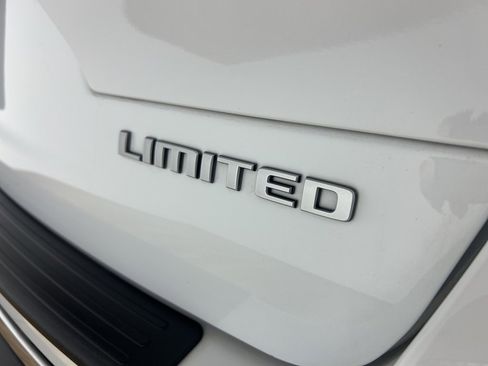 Certified 2024 Jeep Grand Cherokee L Limited w/ Luxury Tech Group II image 34