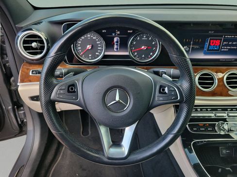 Used 2017 Mercedes-Benz E 300 4MATIC image 22