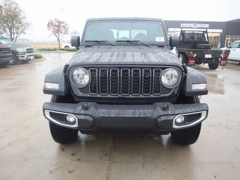 New 2026 Jeep Gladiator Sport image 8