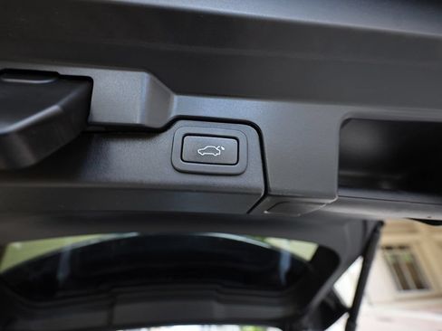 Used 2018 Land Rover Range Rover Evoque SE Premium AWD/4WD image 36
