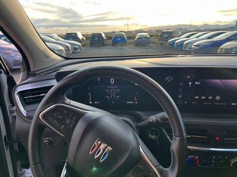 Used 2025 Buick Encore GX Preferred FWD image 32
